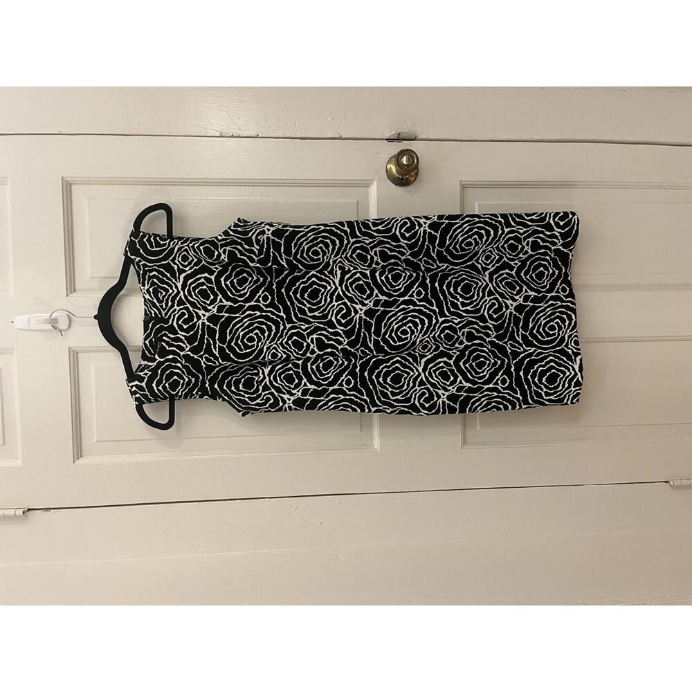 Chic Black and White Floral Petite Dress - Size 8P